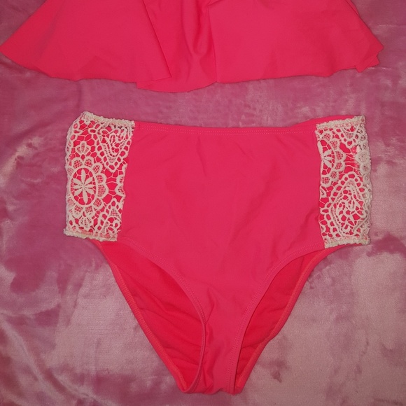 LG bathing suit - Picture 2 of 3